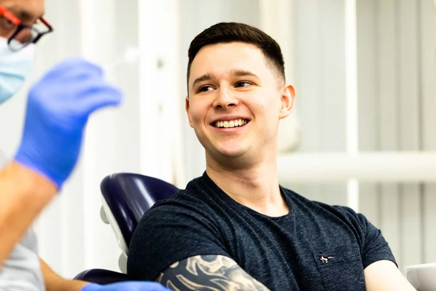 How Regular Professional Monitoring Detects Tooth Fractures Before They Cause Serious Damage